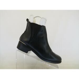 Bershka Womens Black Leather Chelsea Ankle Fashion Boots Bootie Size 40 EUR